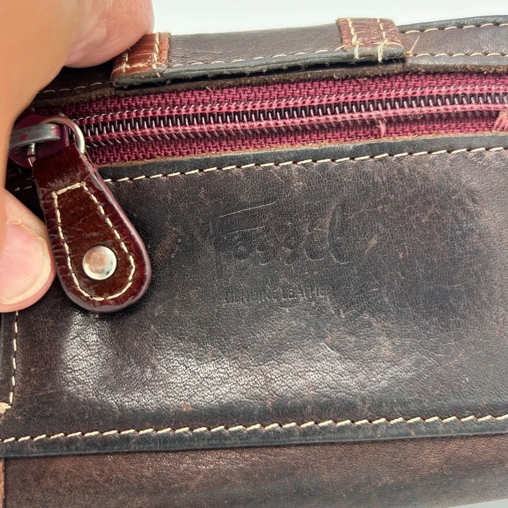 Fossil Vintage Brown Leather Bifold Wallet Distressed Contrast Stitch Boho